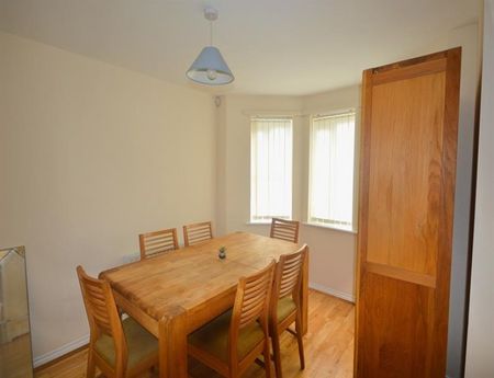 4 Bedroom Detached To Let - Photo 4