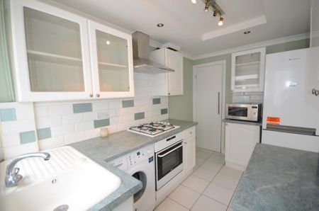 3 bedroom terraced house to rent - Photo 5