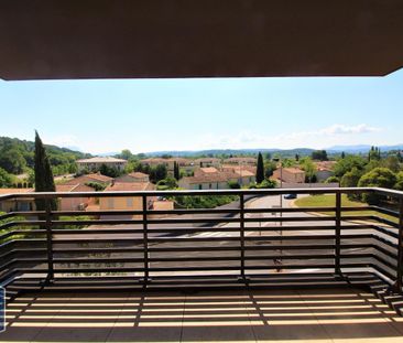 Location Appartement 3 pièces 65m² AIX EN PROVENCE 13290 - Photo 1