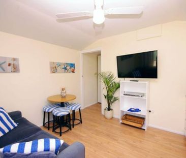 1 Bedroom Fully Self Contained Granny Flat – the Entrance North - Photo 1