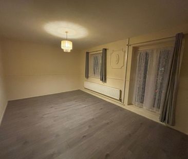 2 bedroom detached house to rent - Photo 2