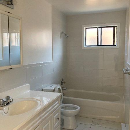 Grand 6 ½ Lumineux et Rénové – Idéal pour votre Famille à Long Terme - Photo 4