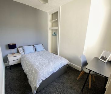 Room in a Shared House, Milford Street, M6 - Photo 1