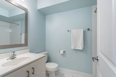 Condo Townhouse For Lease | W9245254 - Photo 2