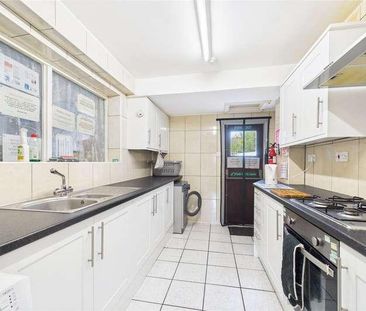 London Road, Slough, Berkshire, SL3 - Photo 3