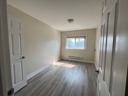 For Lease - 14810 Yonge Street Unit# 205, Aurora, Ontario - Photo 4