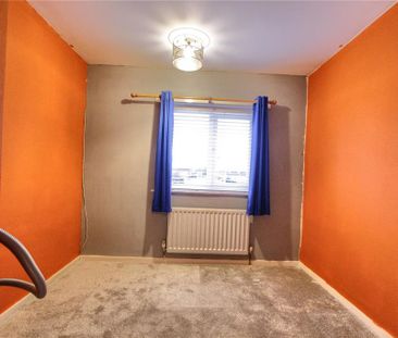 3 bedroom end of terrace house to rent - Photo 4