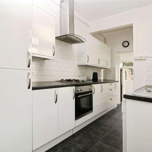 Malvern Road, Hornchurch, RM11 - Photo 1