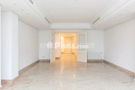 Piso en alquiler en Nueva España - Photo 3