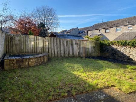 2 bedroom semi-detached house to rent - Photo 2