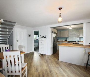 3 bedroom detached bungalow to rent - Photo 2