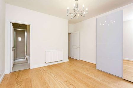 A well presented 2 bedroom, 2 bathroom duplex apartment. - Photo 3