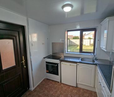 2 bedroom semi-detached house to rent - Photo 5