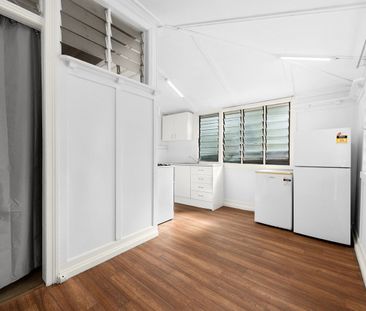 Unique One Bedroom Property in New Farm (Furnished or Unfurnished) - Photo 2