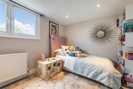 3 bedroom flat to rent - Photo 5