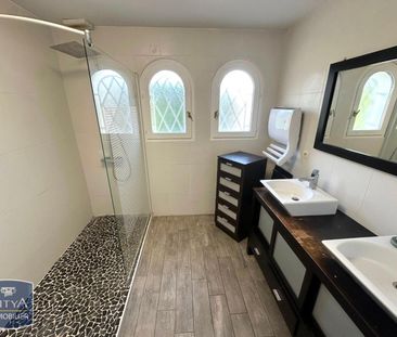 Location Maison 5 pièces 154m² ST JEAN D ILLAC 33127 - Photo 5