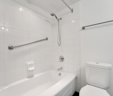 James Bay Square - 1 Bedroom - Photo 2