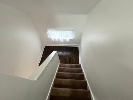 For Lease - 94 East 27th Street, Hamilton, Ontario - Photo 3