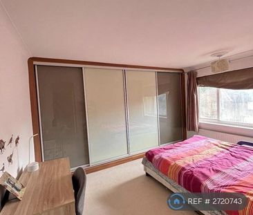 3 bedroom semi-detached house to rent - Photo 6