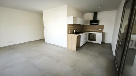 Location Appartement 2 pièces 48m² ANNECY 74370 - Photo 4