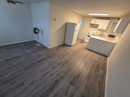 For Lease - 1561 Eglinton Avenue West Avenue Unit# Level 2, Toronto, Ontario - Photo 3