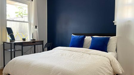 For Lease - 102 Gunn Street, Barrie, Ontario - Photo 4