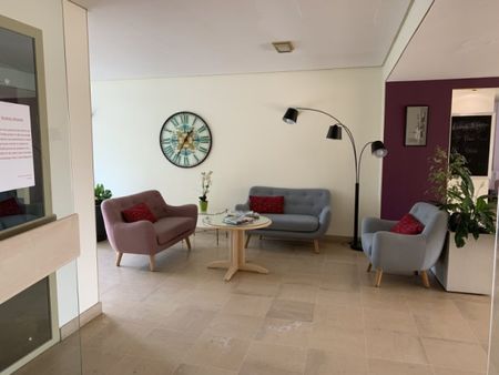 Libre le ..Maintenant Mt Loyer :300 Mt des charges :590 - Photo 5