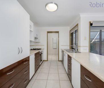 Contemporary single level family home with ducted air conditioning ... - Photo 3