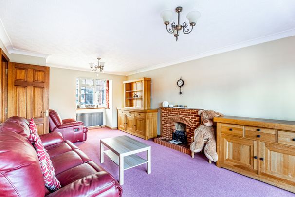 Available unfurnished now - Photo 1