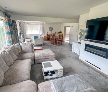 3 bedroom detached bungalow to rent - Photo 1