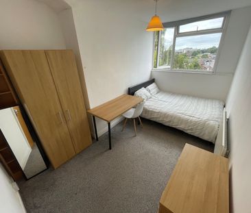 5 bedroom terraced house to rent - Photo 4