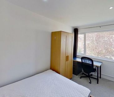 5 bedroom semi-detached house to rent - Photo 6