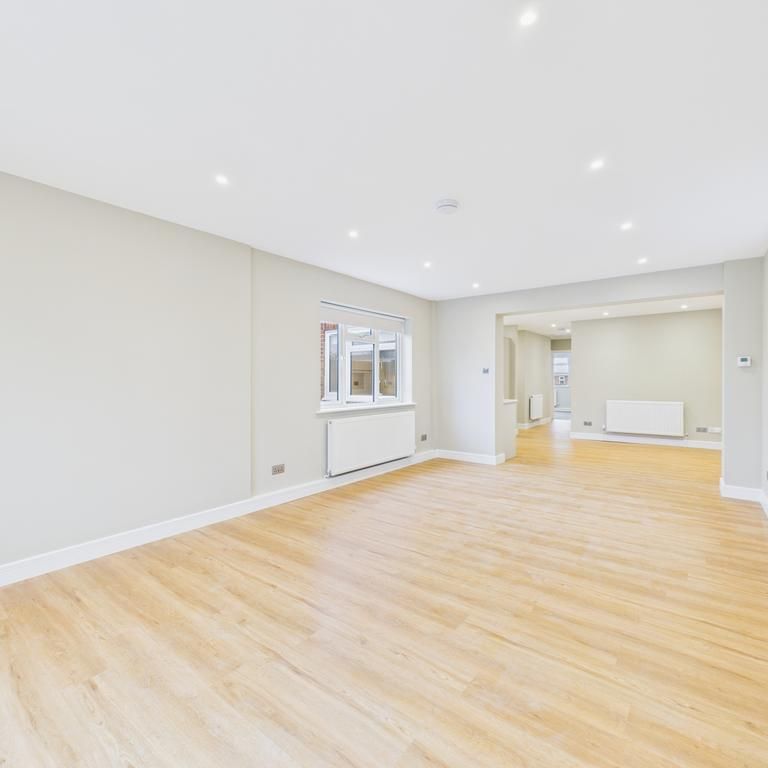 3 bedroom detached bungalow to rent - Photo 1