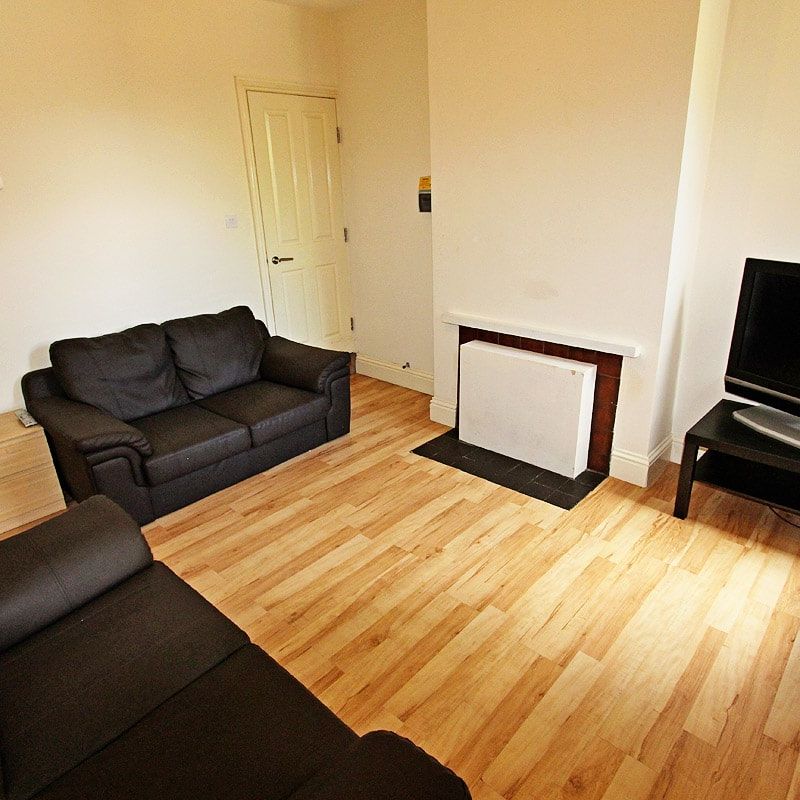 105 Rendell Street - Photo 1