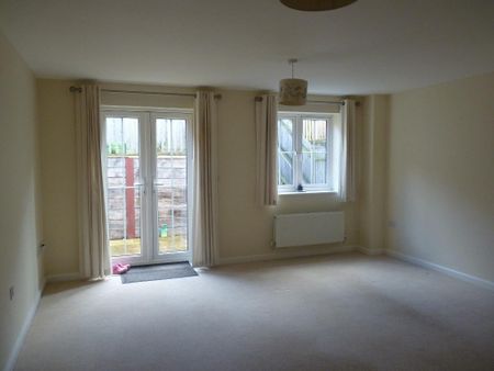 3 bedroom semi-detached house to rent - Photo 4