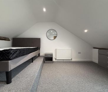 1 bedroom in a house share to rent - Photo 2