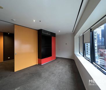 EXCEPTIONAL LOCATION IN QV SQUARE - UNFURNISHED APARTMENT - Photo 2