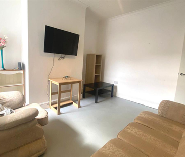 4 bedroom private hall to rent - Photo 2