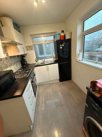 2 Bed Maisonette, Low Hall Lane, E17 - Photo 3