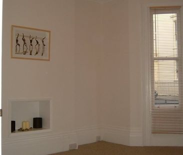 1 Bed Flat, Powis Road, BN1 - Photo 2