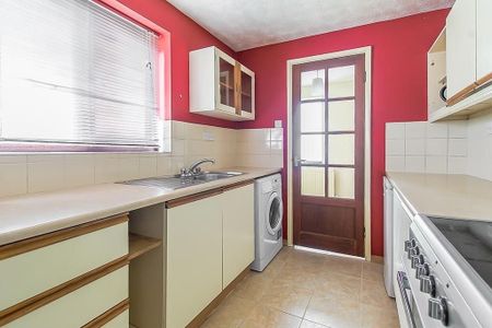 3 Bed Semi-Detached House, Rock Court, NG6 - Photo 5