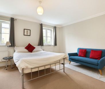 4 bedroom terraced house to rent - Photo 2