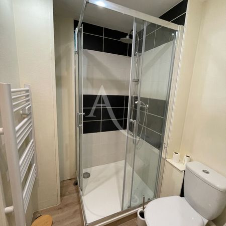 Location Appartement 1 pièce 17m² FONTENAY LE COMTE 85200 - Photo 4