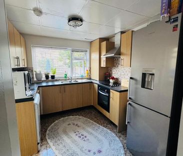 3 bedroom terraced house to rent - Photo 6