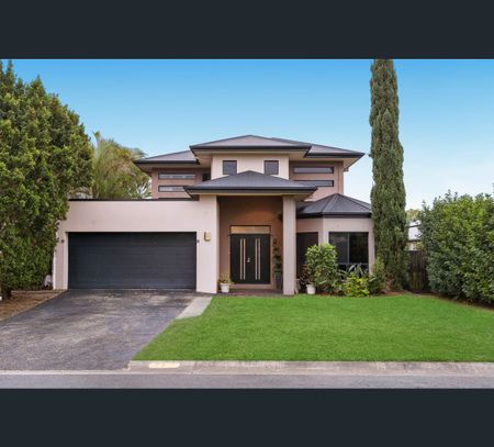 23 Rawlinna Drive, Mermaid Waters, Qld 4218 - Photo 2