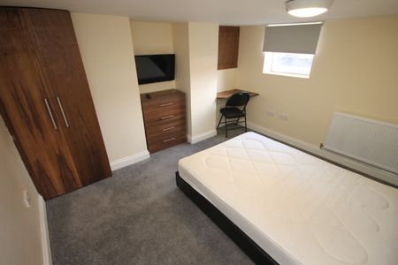 Lucas Street, Woodhouse, Leeds, LS6 2JD - Photo 4