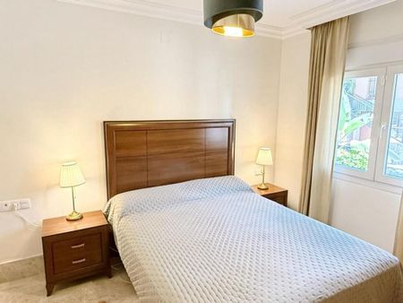 Luxury Semidetached House for rent in Marbella Del Este, Spain - Photo 2