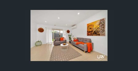 Stylish & Spacious Family Home in a Prime Location! - Photo 2