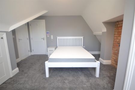 1 bedroom Flat To Let - Photo 3