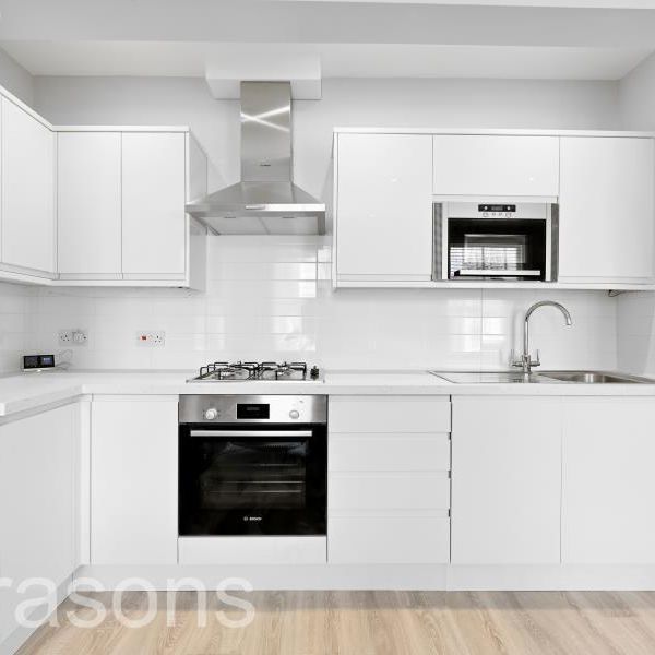 3 bedroom flat to rent - Photo 1